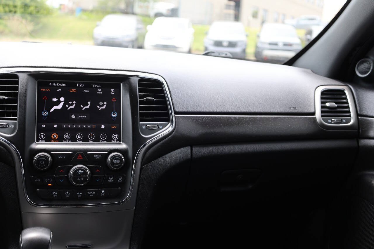 Used 2018 Jeep Grand Cherokee Altitude AWD/4WD image 24