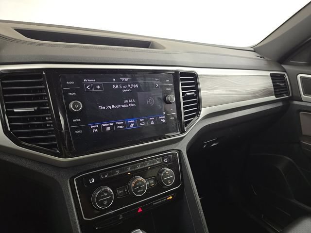 Used 2022 Volkswagen Atlas Cross Sport SE AWD/4WD image 13