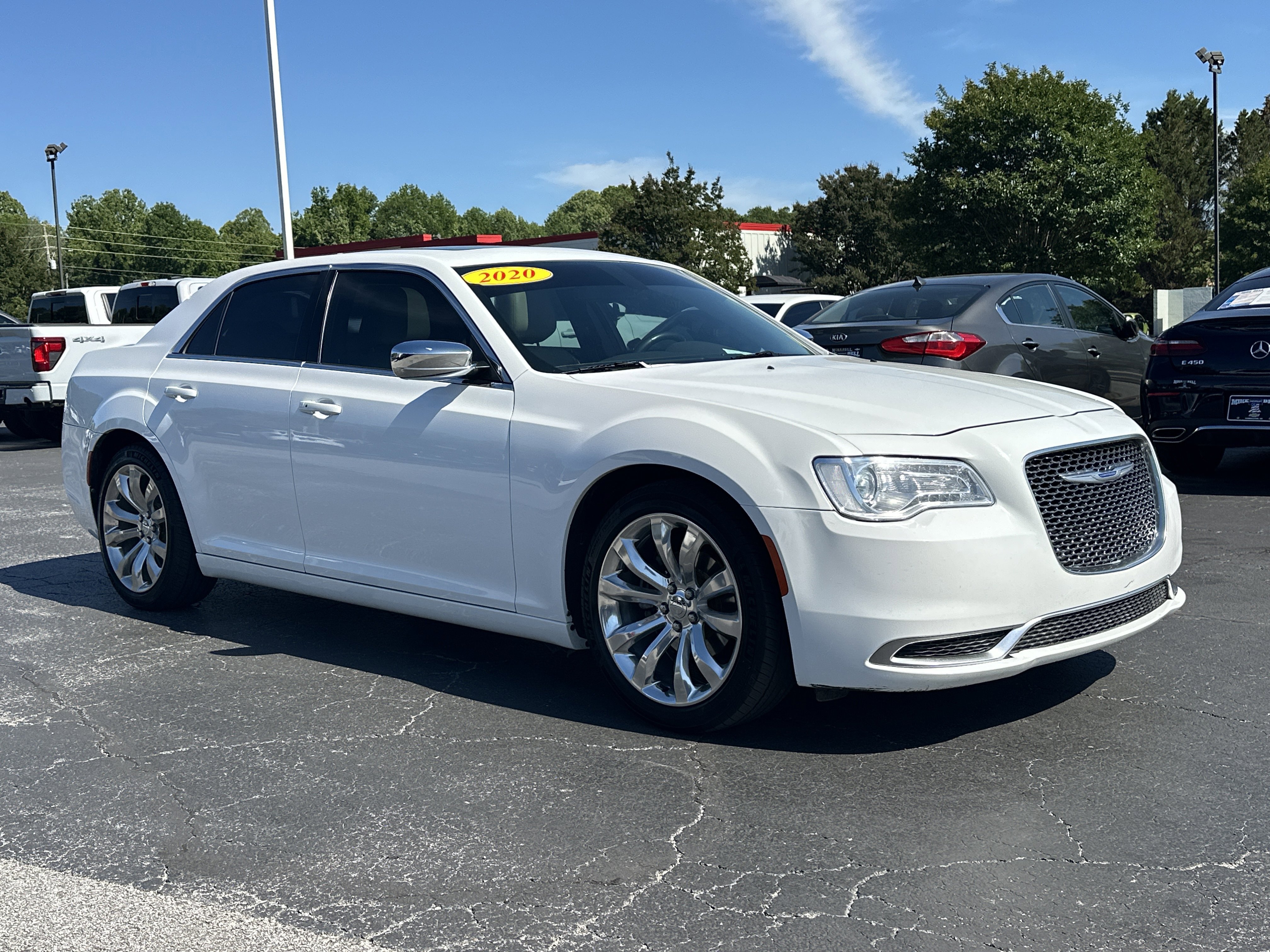 Used 2020 Chrysler 300 Touring L w/ Quick Order Package 2EF RWD video 2