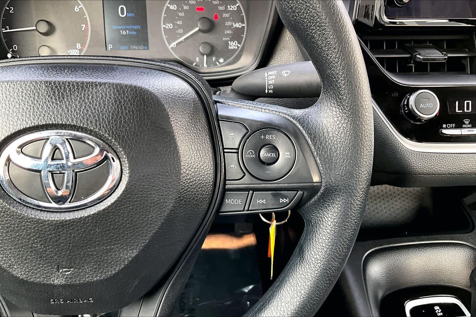 Used 2025 Toyota Corolla LE FWD image 25