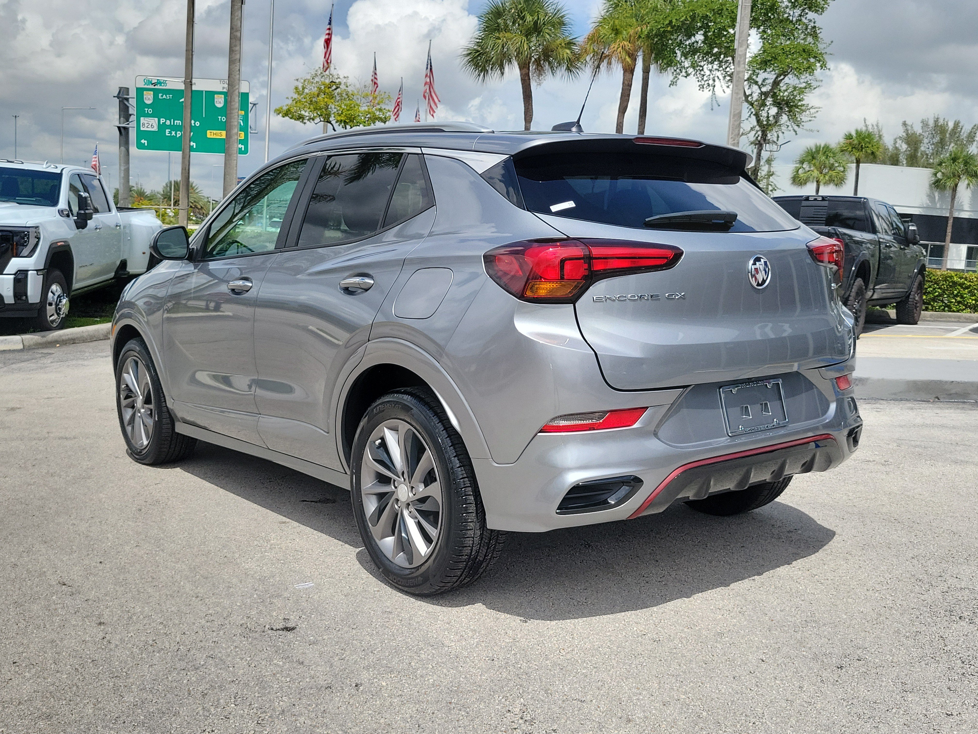 Used 2023 Buick Encore GX Select w/ Sport Touring Package FWD image 7