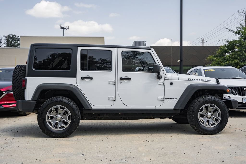 Used 2017 Jeep Wrangler Unlimited Rubicon w/ Cold Weather Group image 3