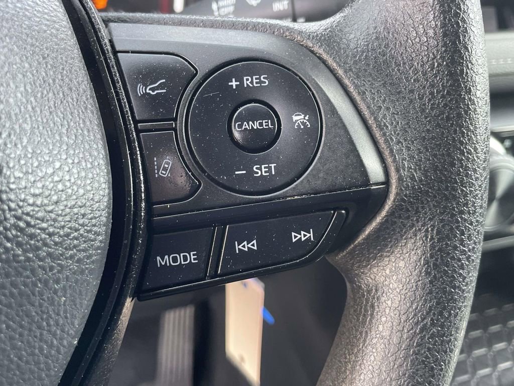 Used 2023 Toyota RAV4 LE FWD image 28