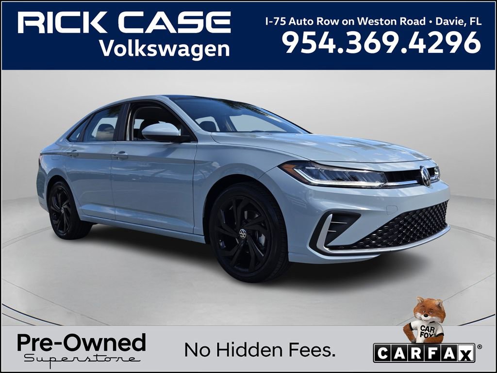 Certified 2025 Volkswagen Jetta SE w/ Sunroof Package