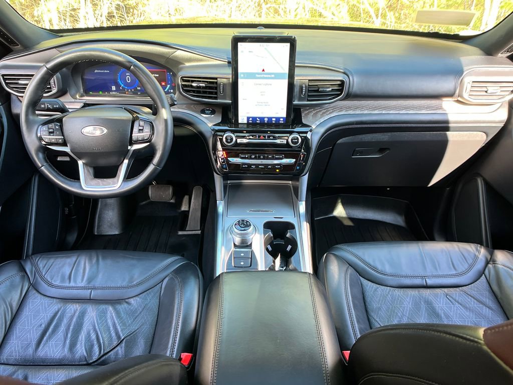 Used 2022 Ford Explorer Platinum w/ Equipment Group 601A AWD/4WD image 13