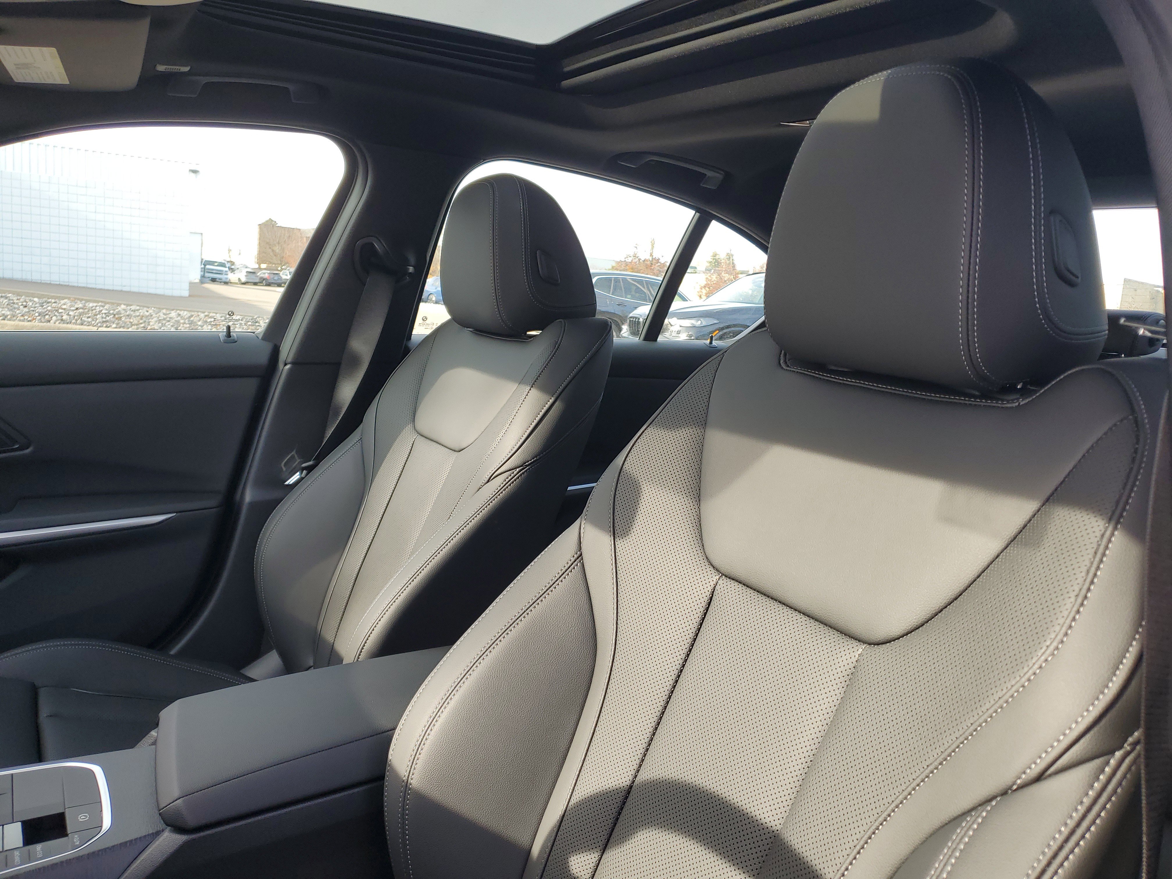 New 2026 BMW 330i xDrive Sedan w/ Convenience Package image 7