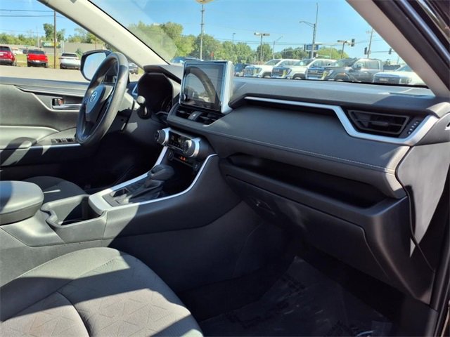 Used 2024 Toyota RAV4 XLE image 94