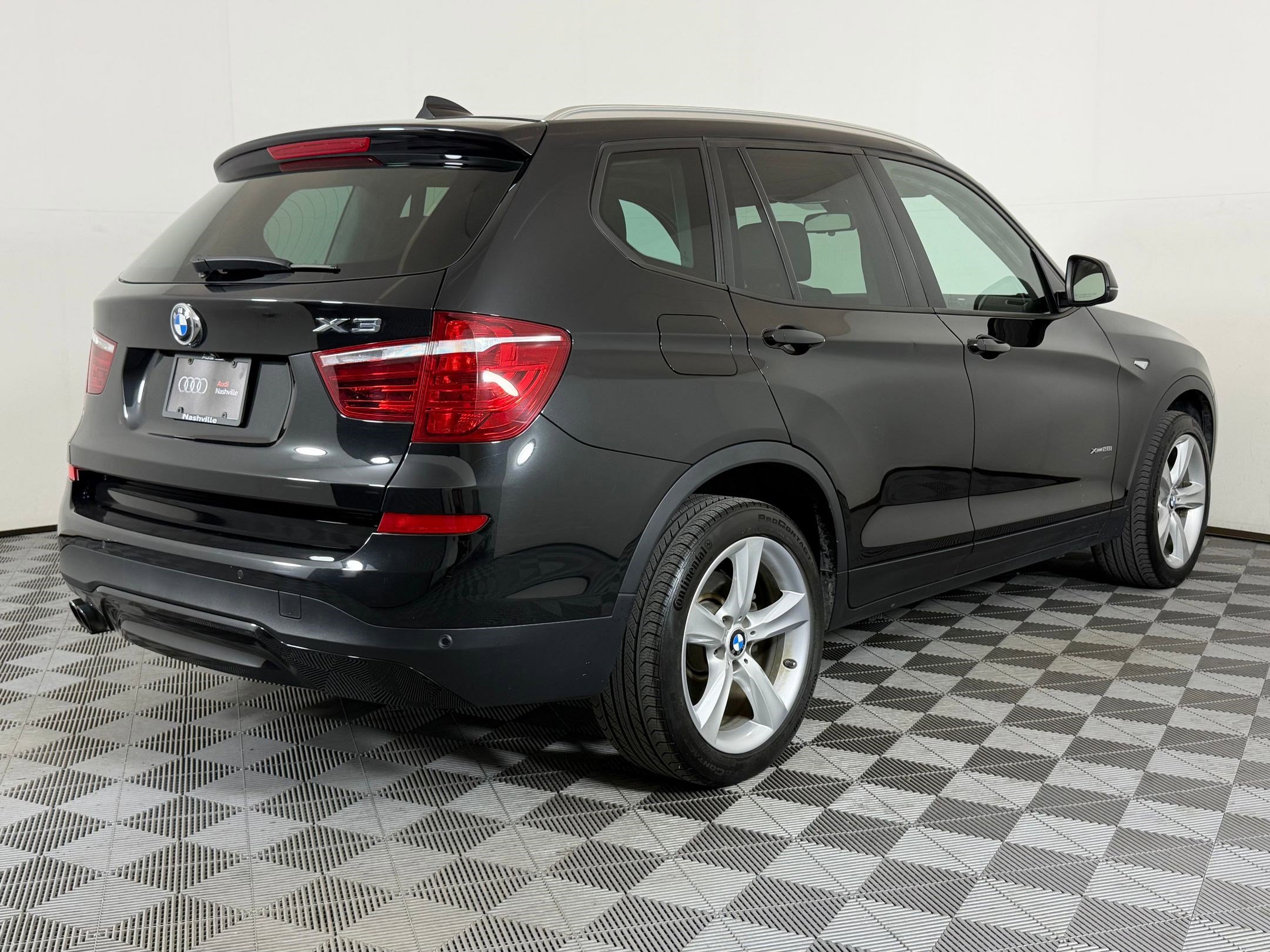 Used 2017 BMW X3 xDrive28i image 9