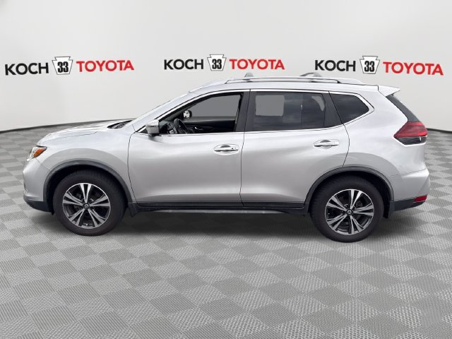 Used 2020 Nissan Rogue SV w/ Premium Package FWD image 4