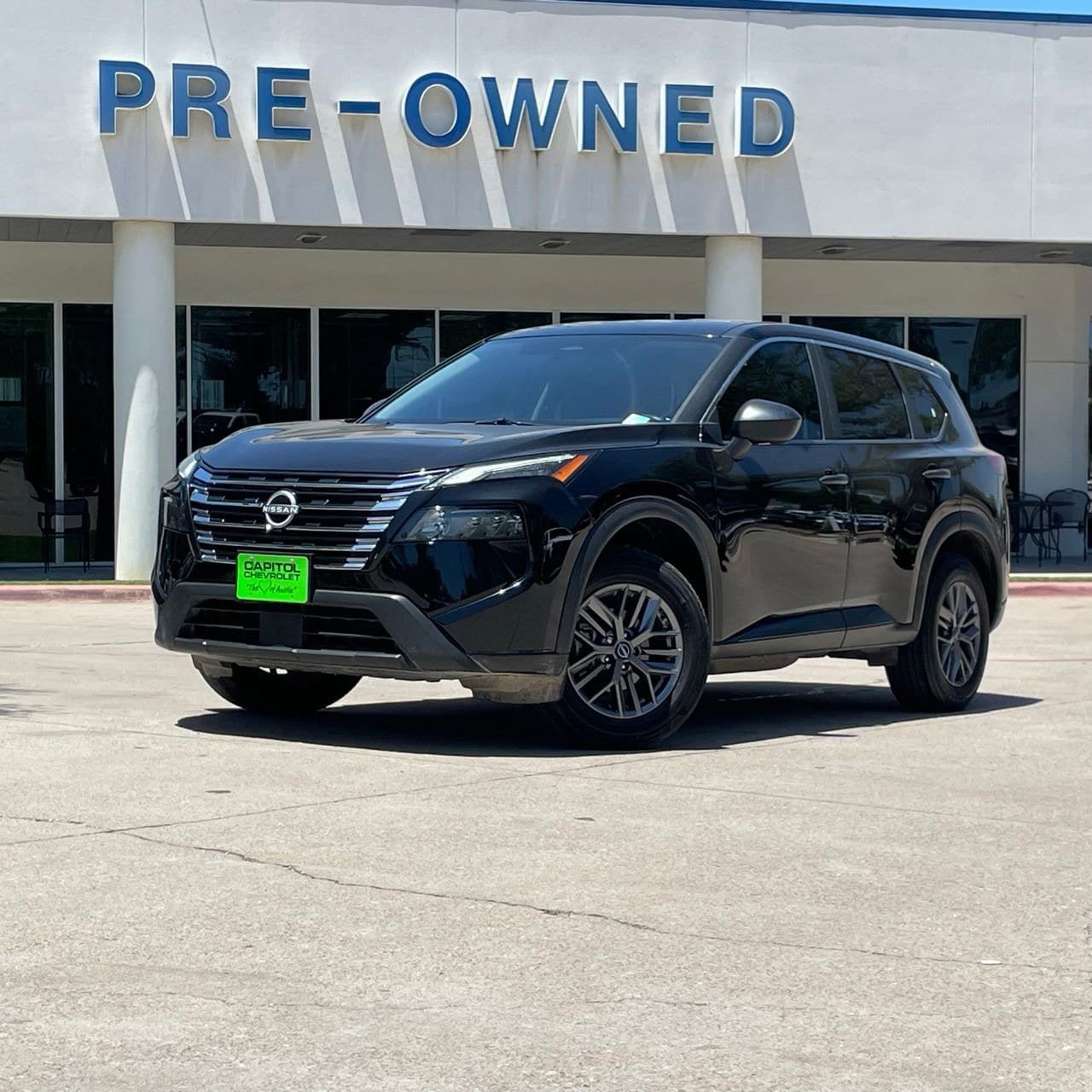 Used 2025 Nissan Rogue S FWD image 1