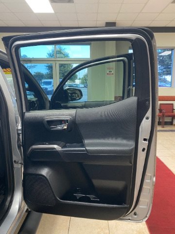 Used 2021 Toyota Tacoma TRD Sport RWD image 13