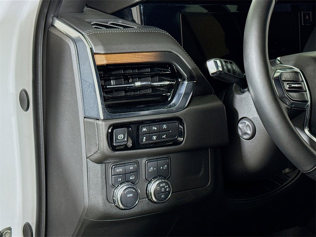 Certified 2025 GMC Yukon Denali image 8