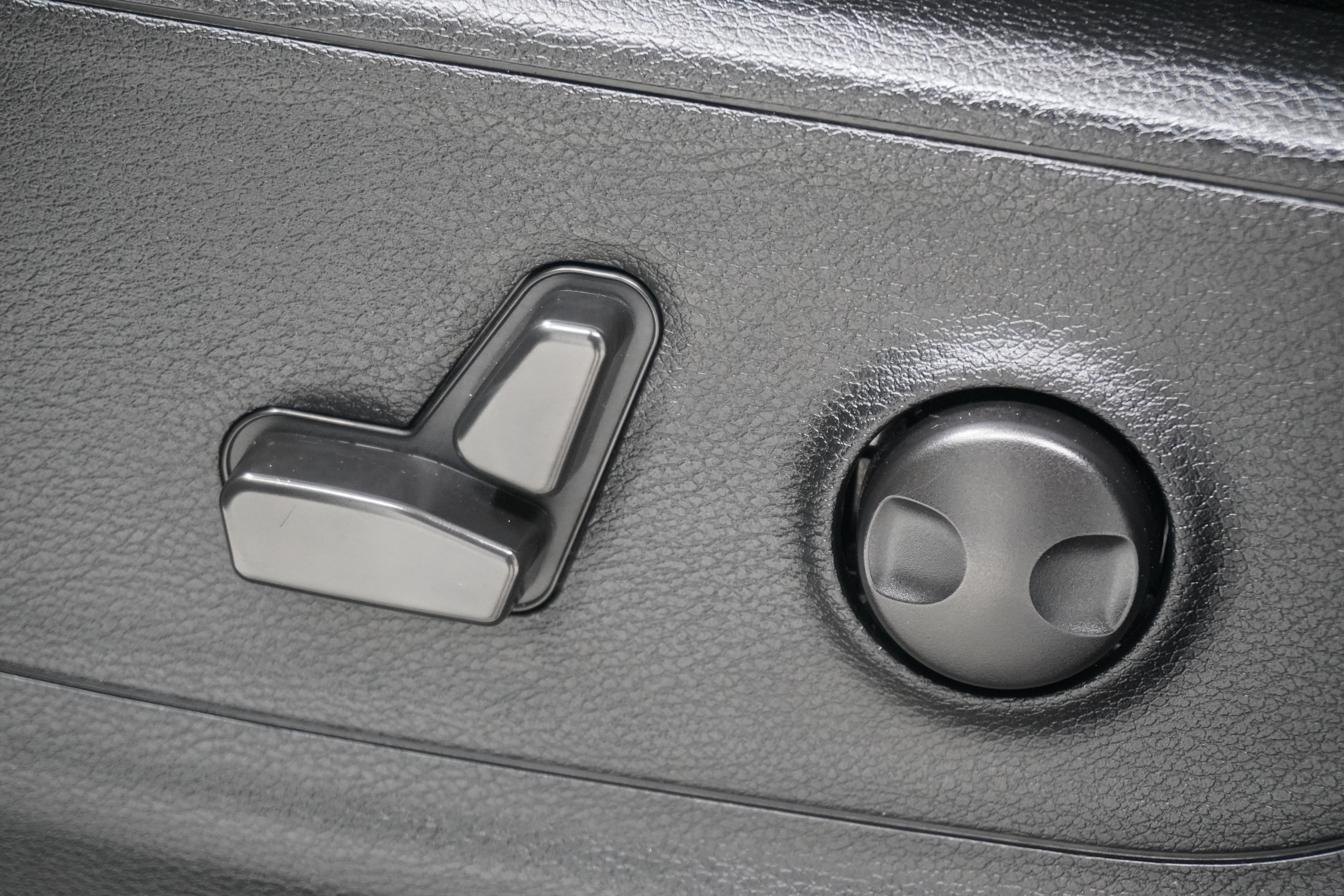 Used 2022 RAM 1500 Big Horn w/ Night Edition AWD/4WD image 16