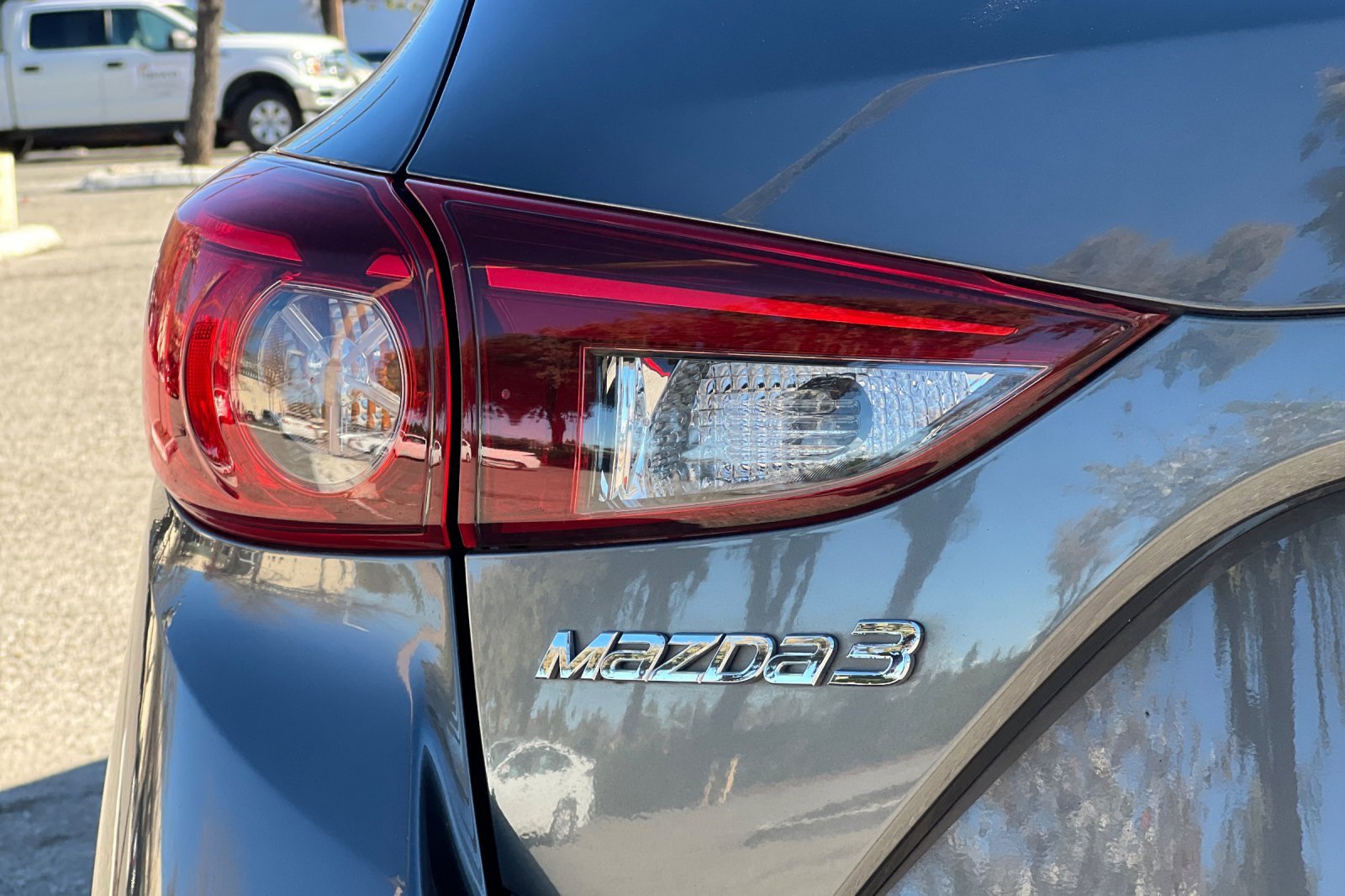 Used 2018 MAZDA MAZDA3 Touring image 27