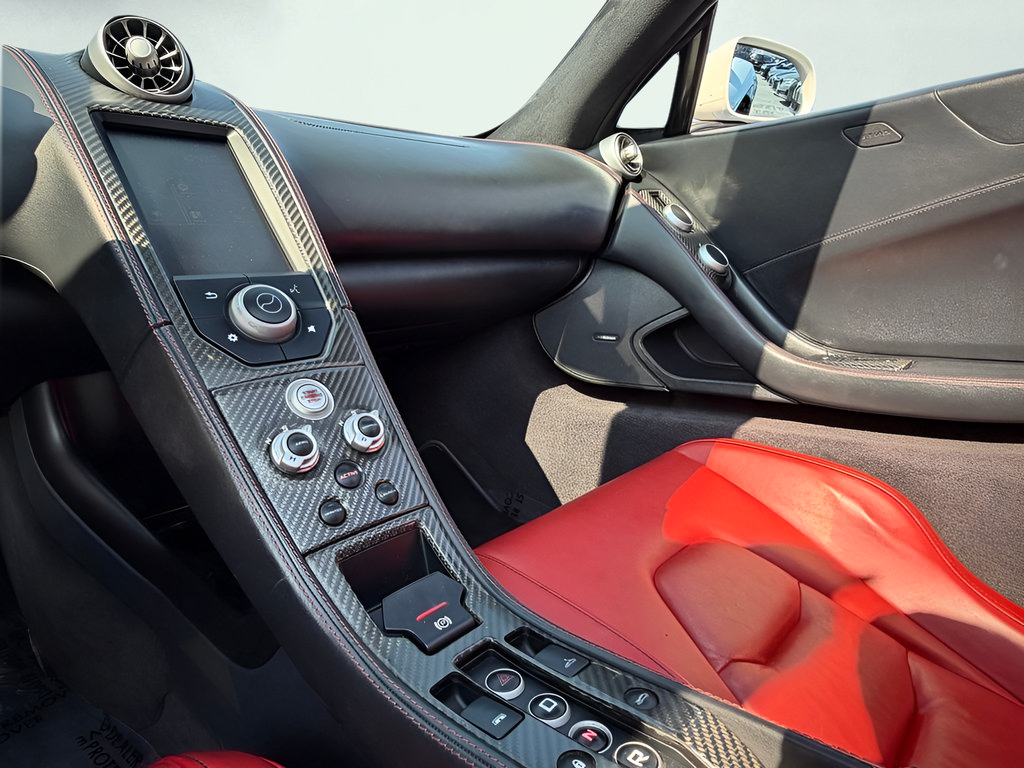 Used 2015 McLaren 650S Spider RWD image 40