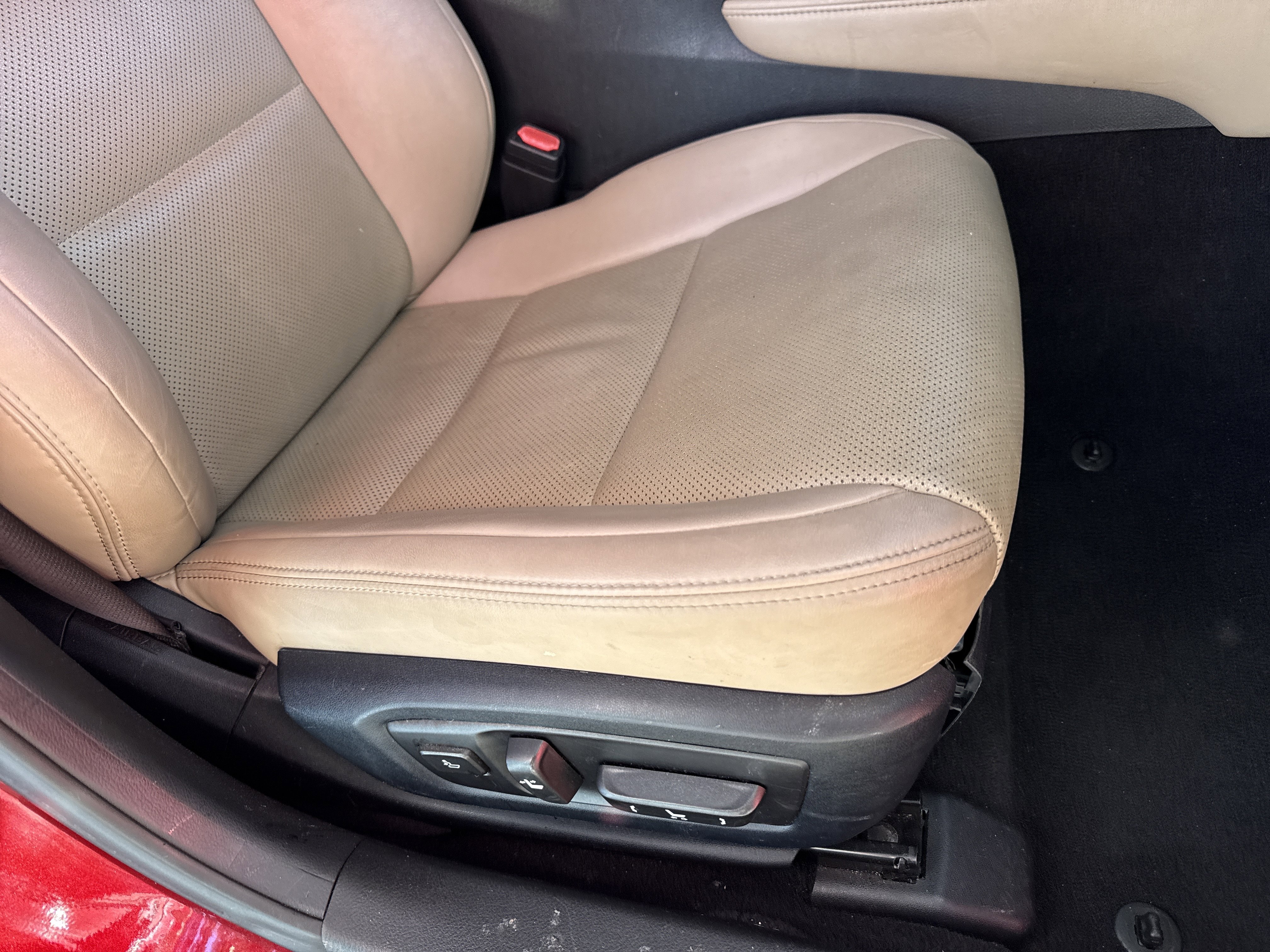 Used 2016 Lexus GS 200t image 25