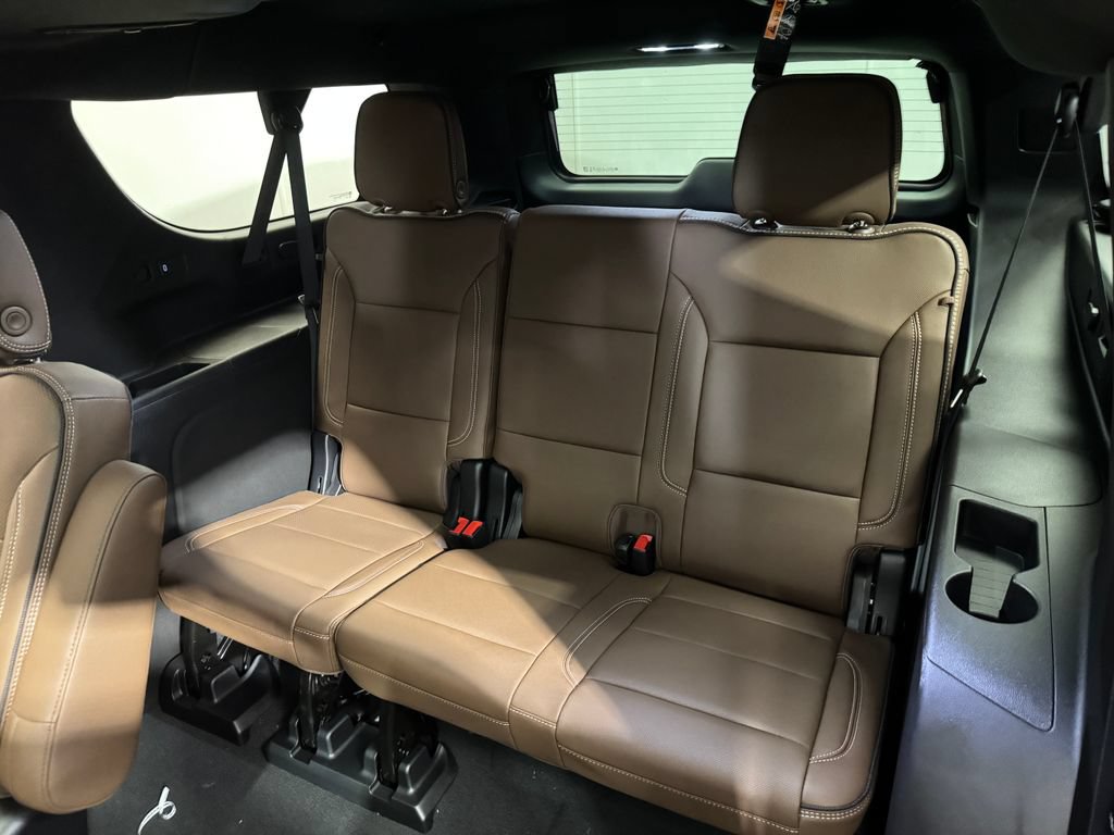New 2026 Chevrolet Suburban High Country AWD/4WD image 14