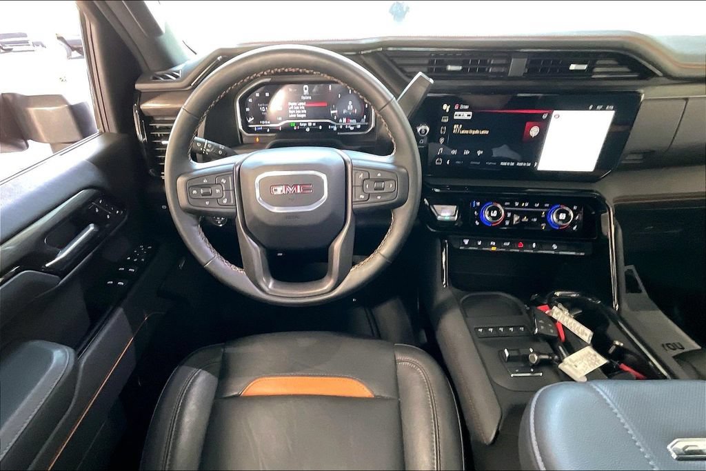Used 2025 GMC Sierra 2500 AT4 w/ AT4 Premium Plus Package AWD/4WD image 5