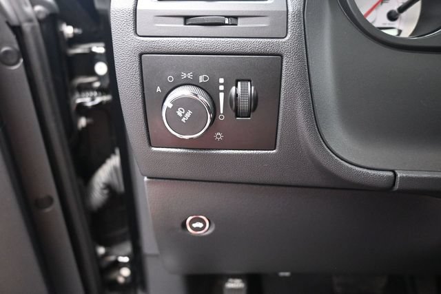 Used 2013 Dodge Challenger SXT RWD image 16