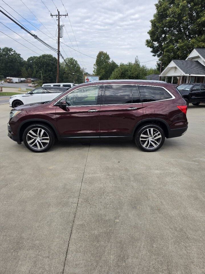Used 2017 Honda Pilot Touring image 3