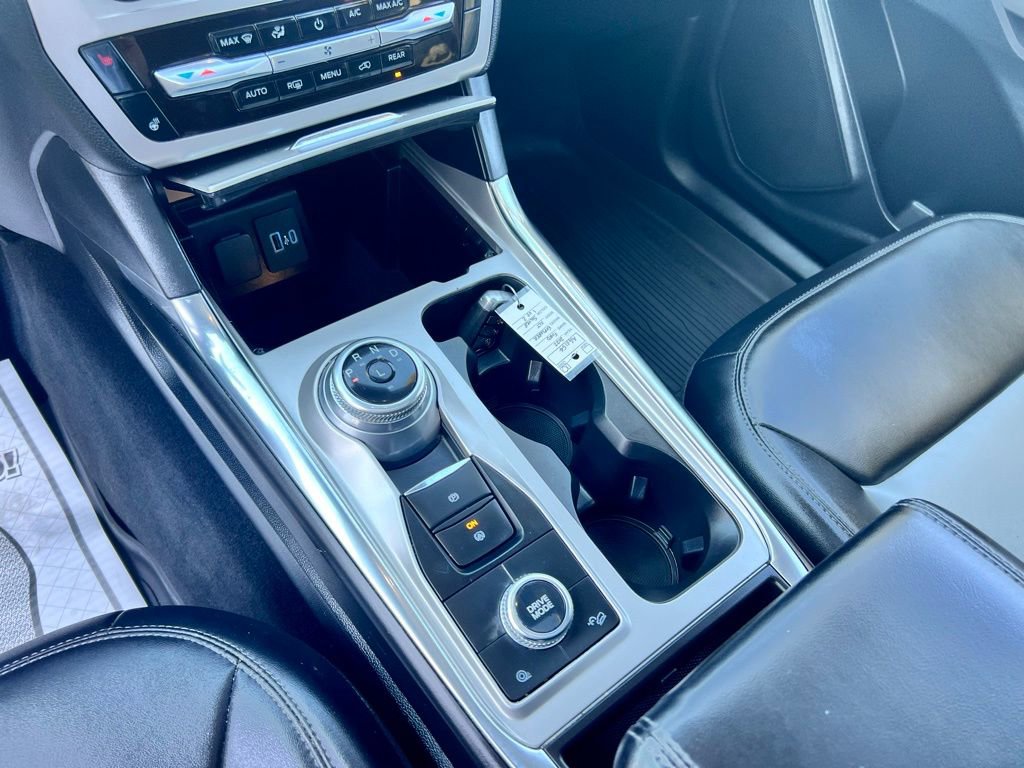 Used 2022 Ford Explorer XLT w/ Equipment Group 202A image 14