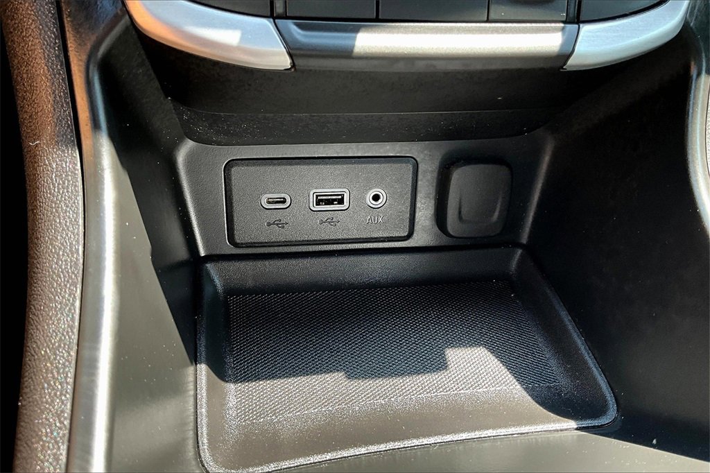 Used 2023 GMC Terrain SLE image 16