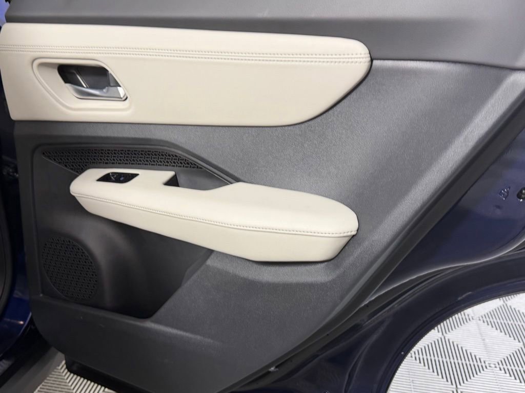 Used 2023 Nissan Ariya AWD image 30