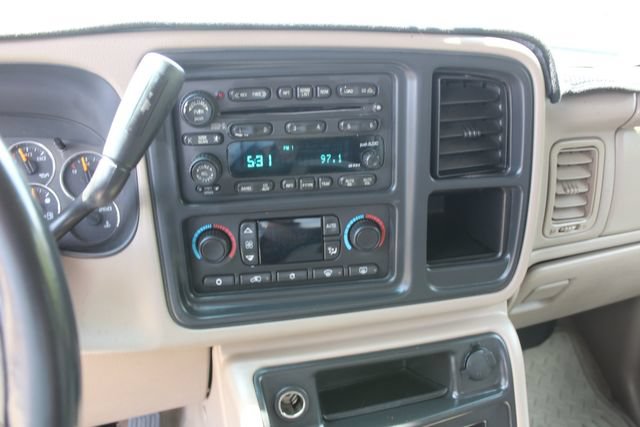Used 2004 Chevrolet Silverado 2500 LT AWD/4WD image 21