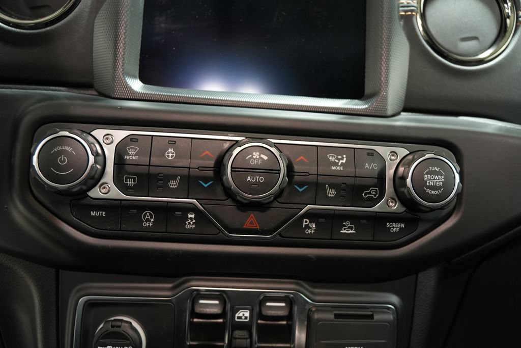 Used 2022 Jeep Wrangler Unlimited Sahara AWD/4WD image 10