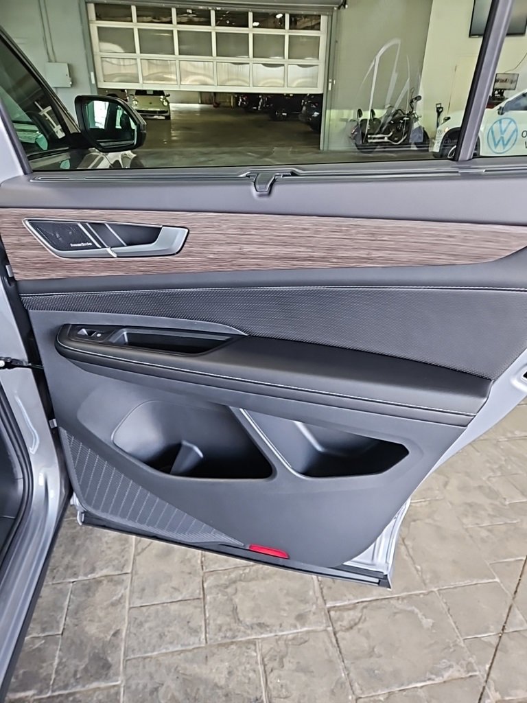 New 2026 Volkswagen Atlas SEL Premium R-Line image 15