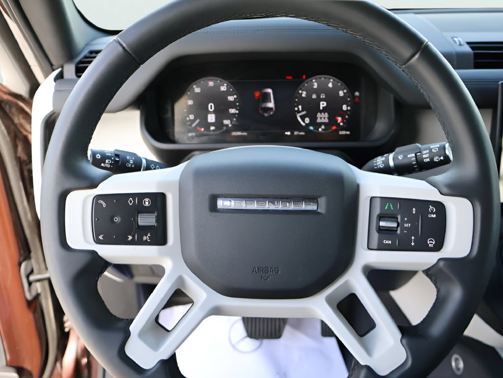 Certified 2025 Land Rover Defender 130 X-Dynamic SE AWD/4WD image 29