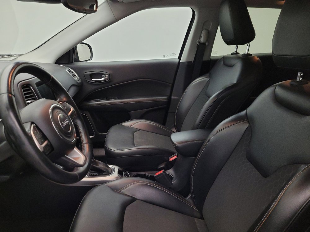 Used 2018 Jeep Compass Latitude w/ Popular Equipment Group FWD image 17