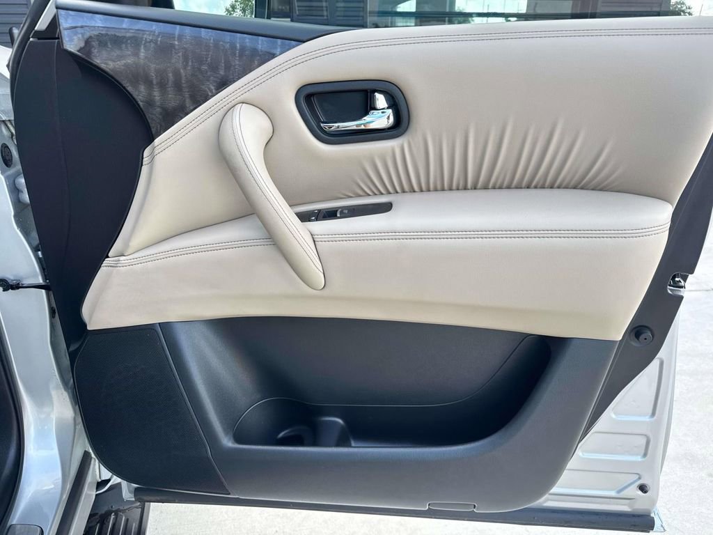 Used 2024 Nissan Armada Platinum w/ Captain's Chairs Package RWD image 19