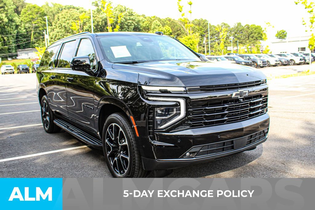 Used 2026 Chevrolet Suburban RST w/ Comfort Package AWD/4WD image 4