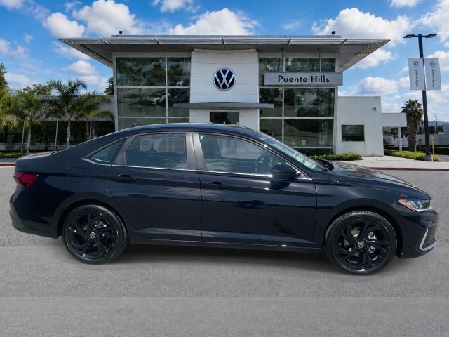 New 2026 Volkswagen Jetta SE FWD image 3