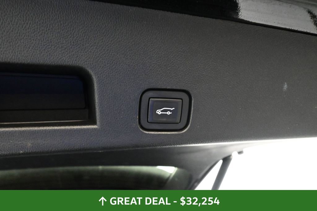 Used 2024 Chevrolet Traverse LT FWD image 19