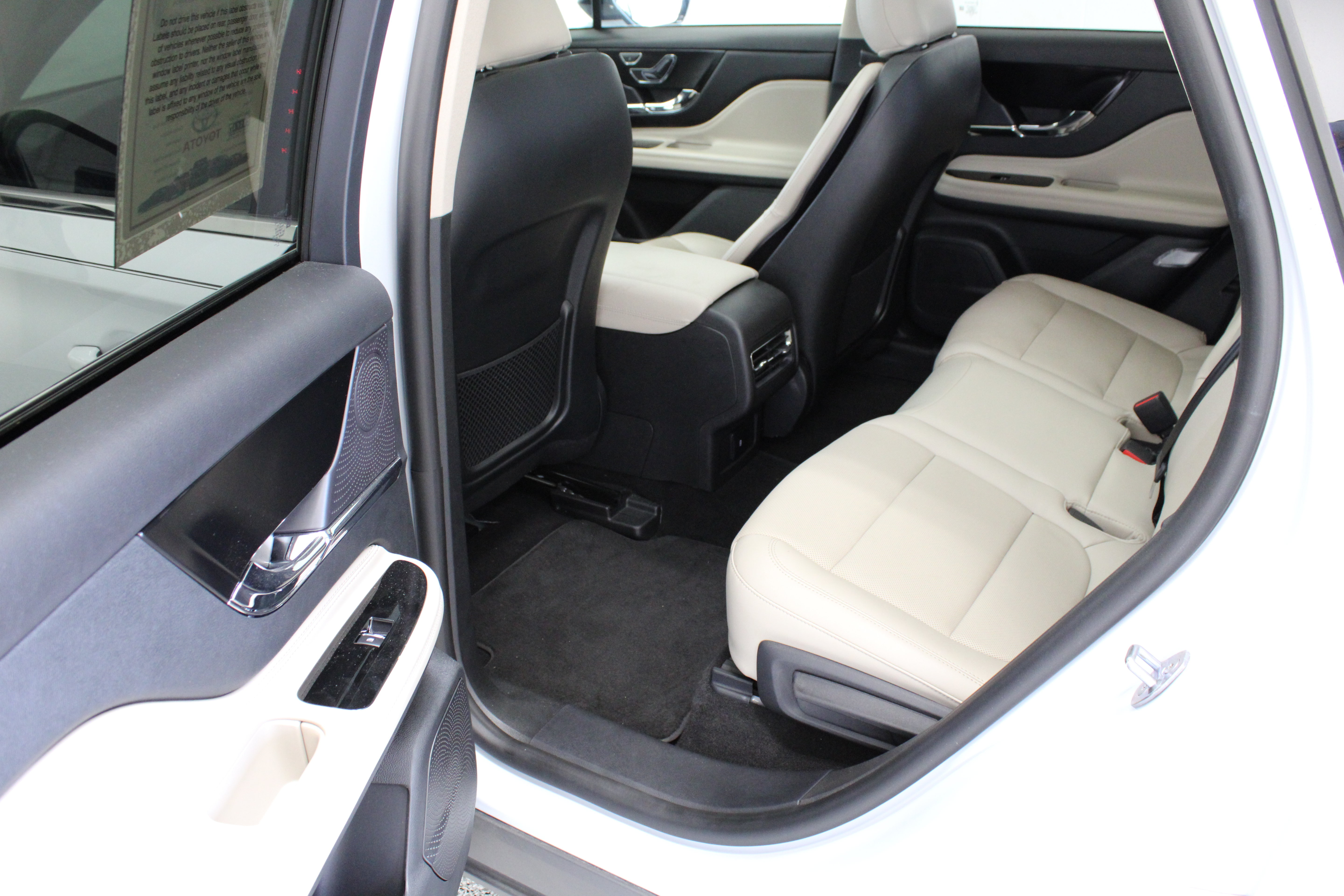 Used 2025 Lincoln Corsair Grand Touring AWD/4WD image 29