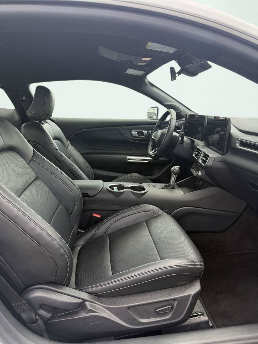 Used 2026 Ford Mustang Premium RWD image 23