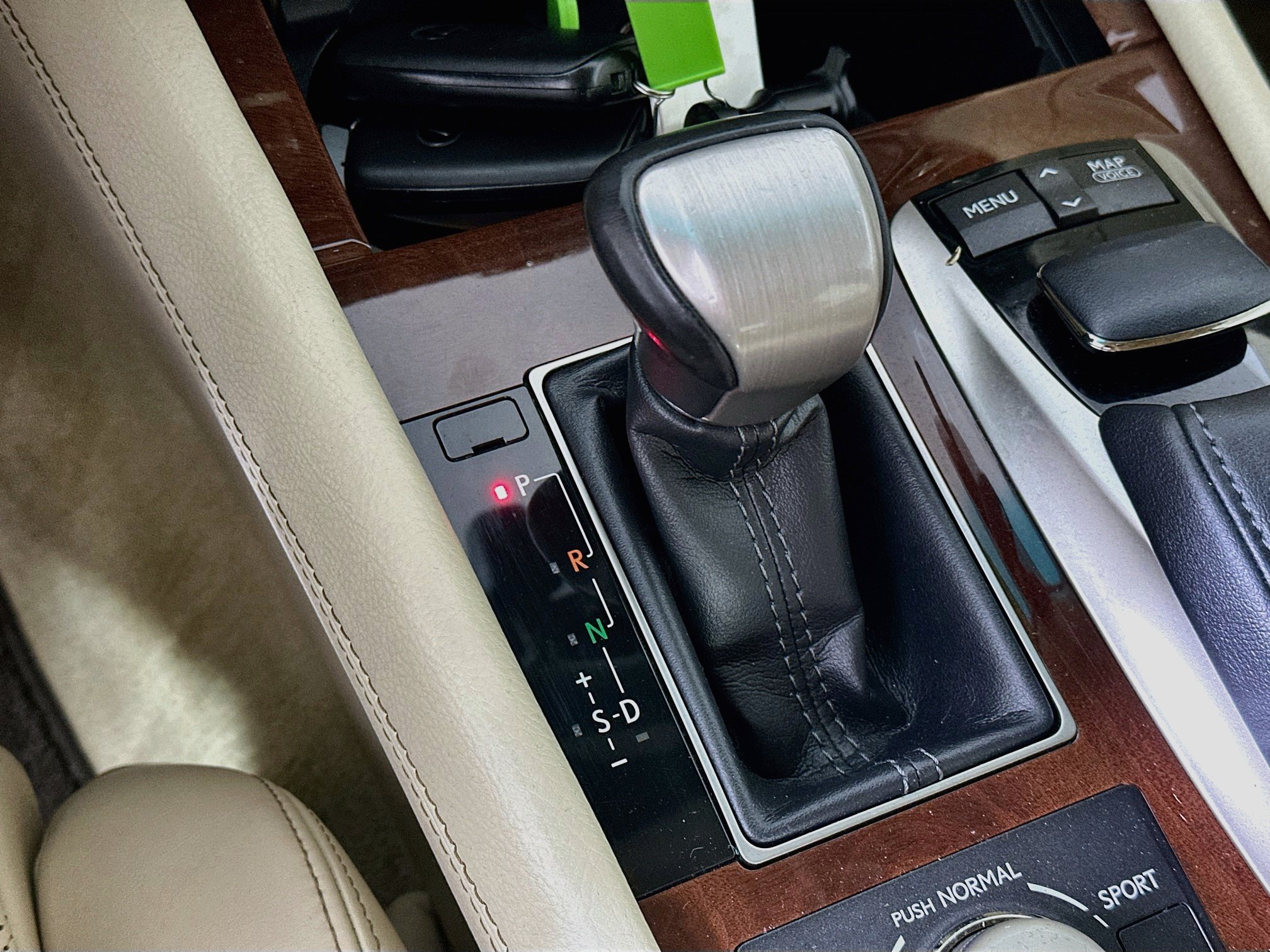 Used 2013 Lexus LS 460 w/ Comfort Pkg RWD image 24