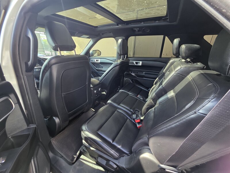 Used 2020 Ford Explorer XLT w/ Equipment Group 202A RWD image 14
