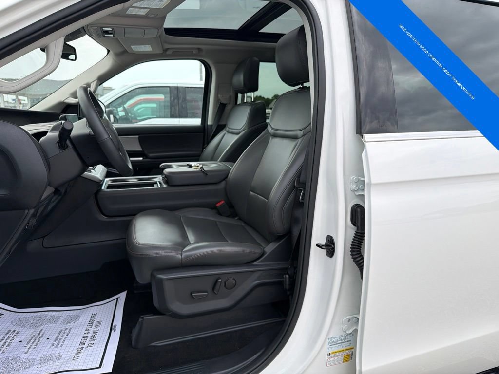 Used 2025 Ford Expedition Active AWD/4WD image 22
