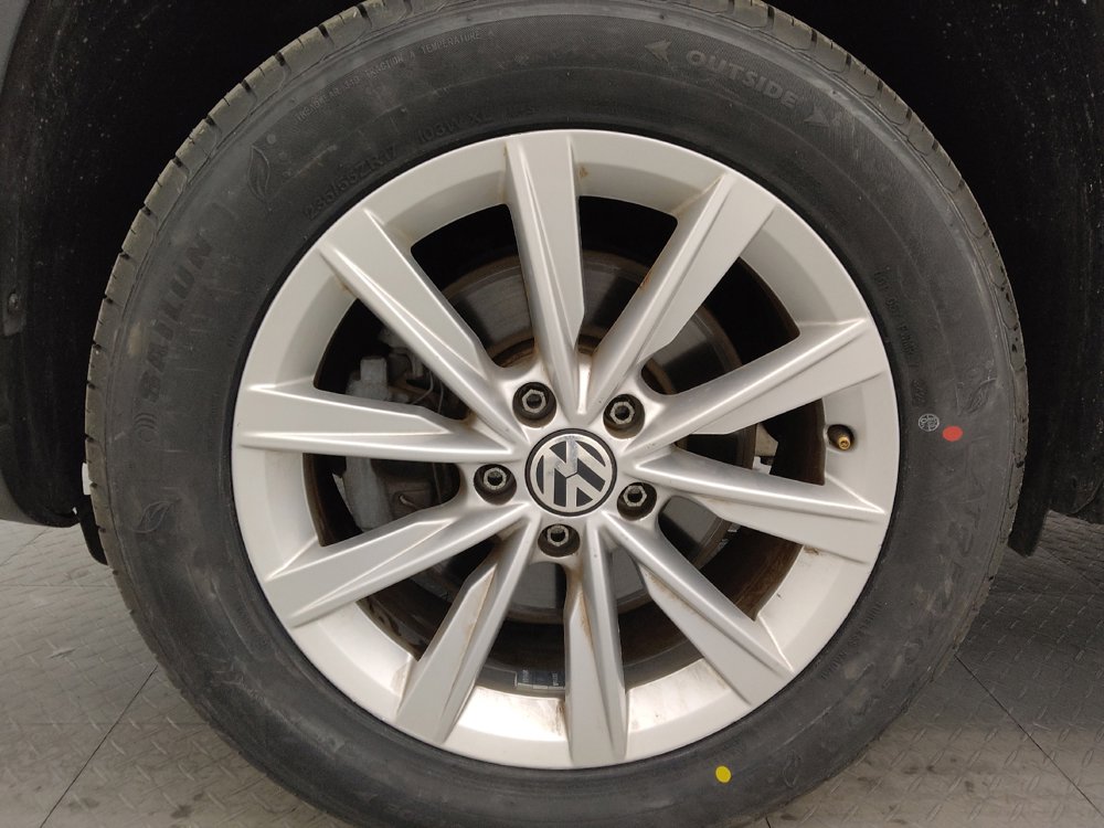 Used 2017 Volkswagen Tiguan Limited w/ Premium Package image 31