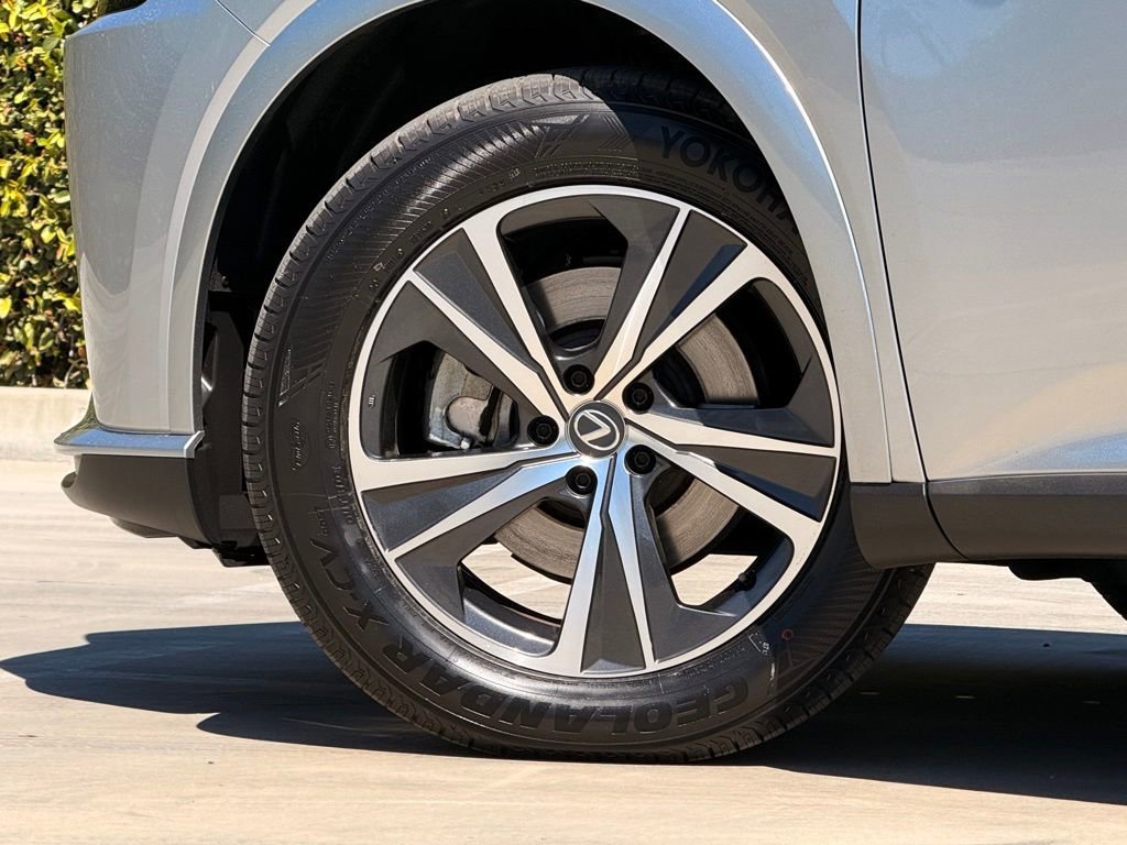 Used 2023 Lexus RX 350 Premium image 9