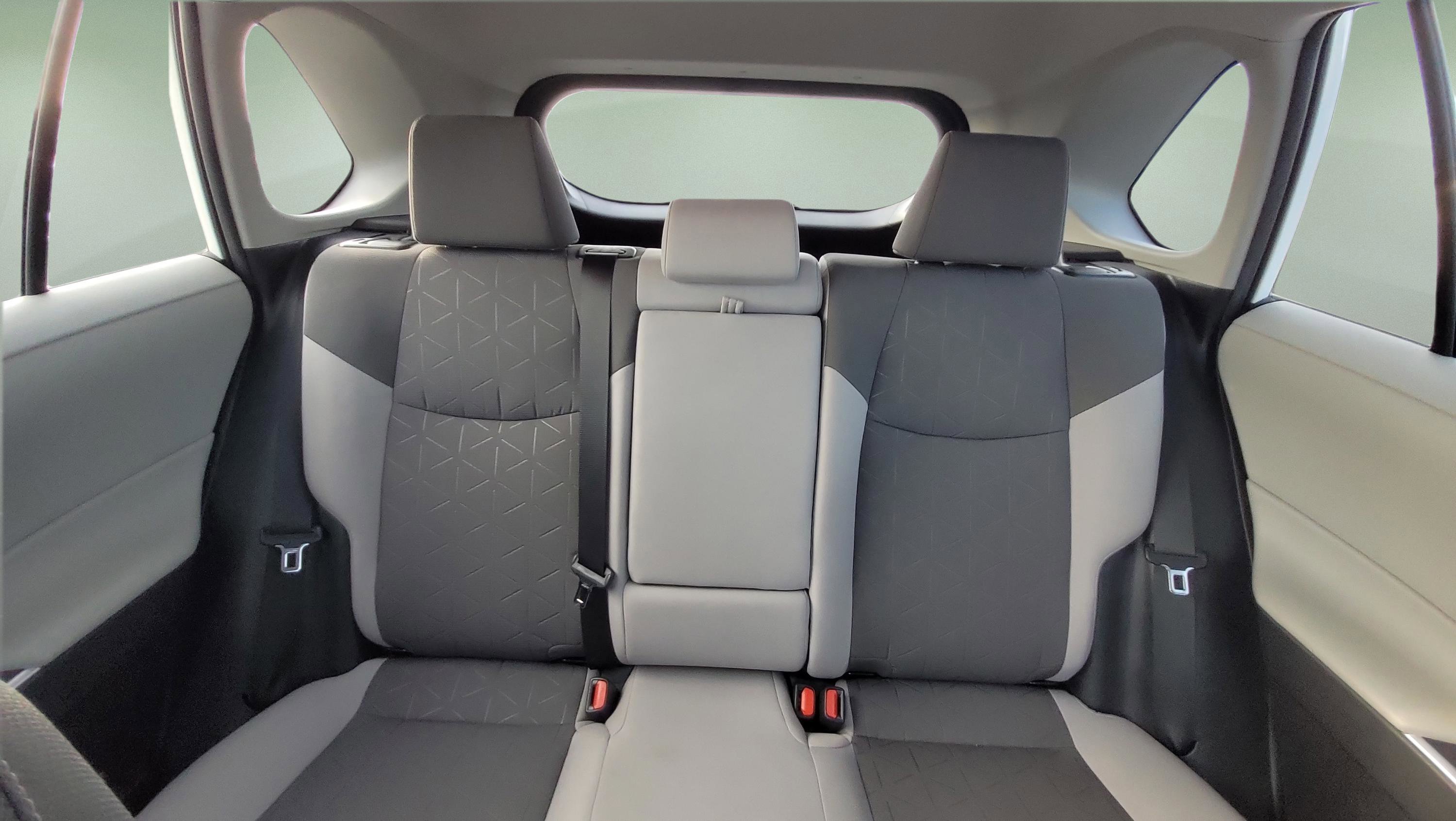 Used 2020 Toyota RAV4 XLE image 18