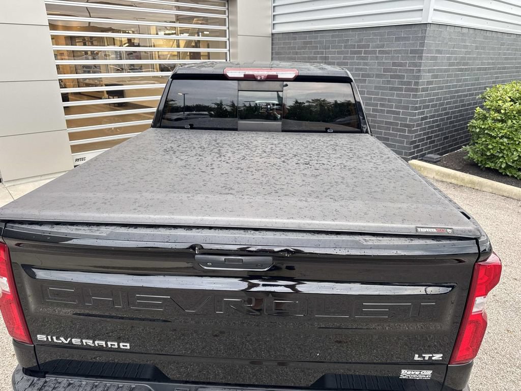 Used 2020 Chevrolet Silverado 1500 LTZ w/ LTZ Premium Package AWD/4WD image 6