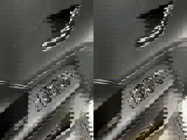 Used 2025 Hyundai Kona SEL image 22