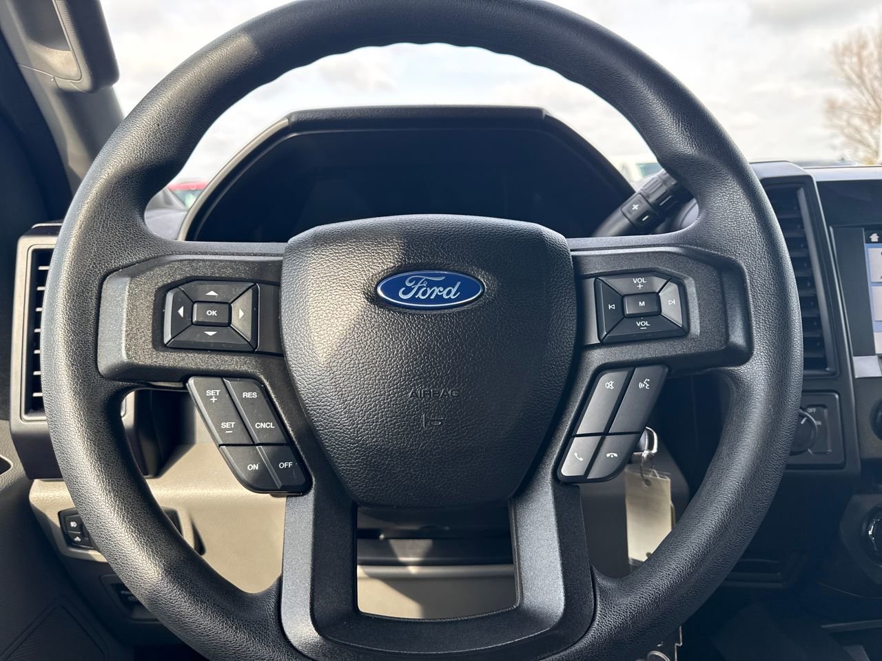 Used 2017 Ford F150 XL w/ Equipment Group 101A Mid image 18