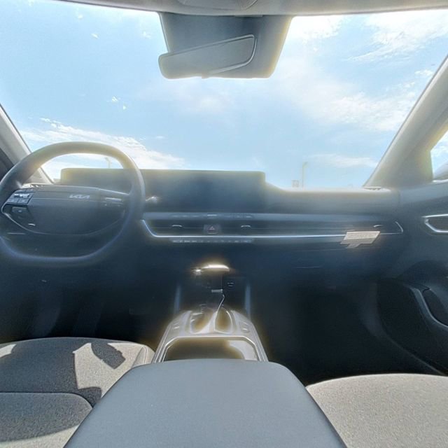 Used 2025 Kia K4 FWD image 23