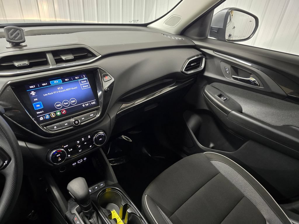 Used 2023 Chevrolet TrailBlazer LT w/ Convenience Package AWD/4WD image 32