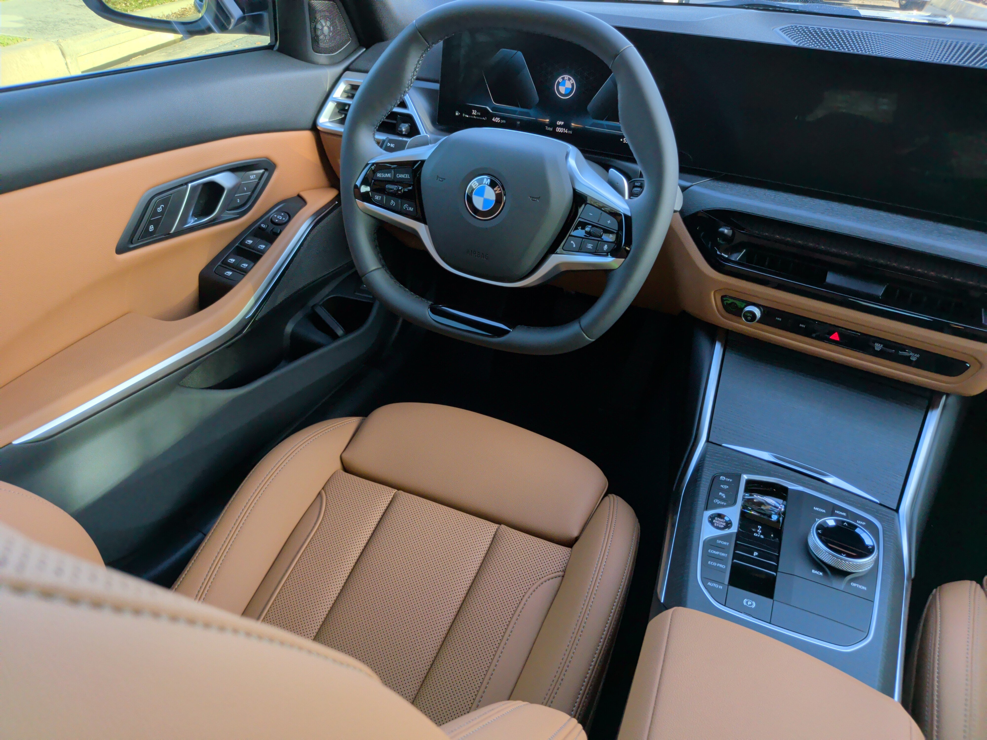 Certified 2026 BMW 330i Sedan w/ Convenience Package RWD image 33